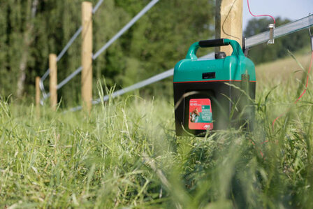 AKO Power Station BD 400 digital batterijapparaat, 9V