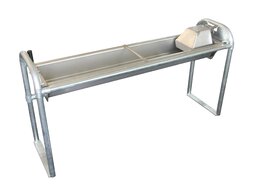 Vlakkantelbare drinkbak 200 cm met inox bodembevestiging Vlakkantelbare drinkbak 200 cm met inox bodembevestiging